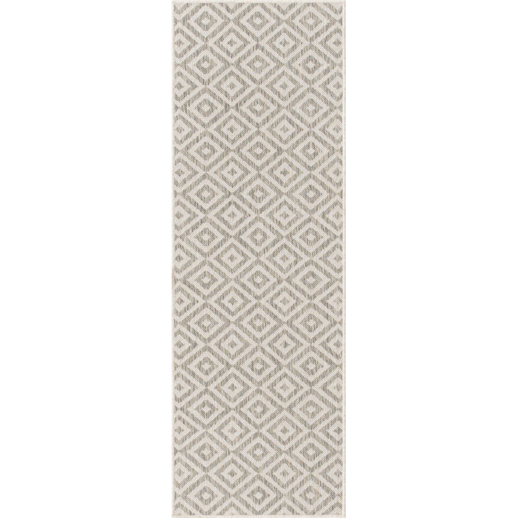 Elegant Geometric Light Gray 2' x 6' Outdoor Runner Rug
