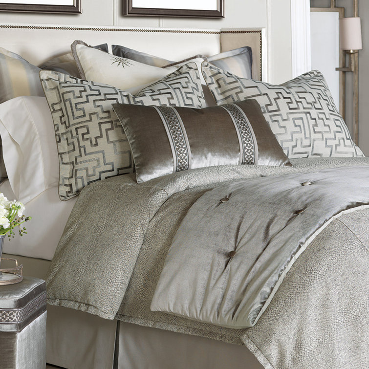 Ezra Twin Gray and Silver Faux Snakeskin Duvet Cover Set