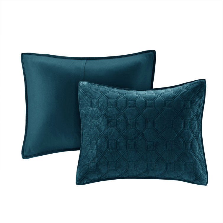 Ivory King Reversible Velvet Quilt Set with Shams