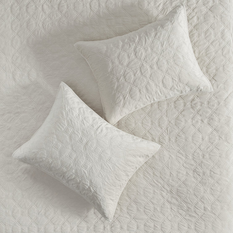 Ivory Velvet Reversible Full Quilt Set with Shams