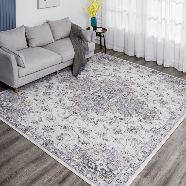 Gray Vintage Floral Synthetic Area Rug 2' x 3'