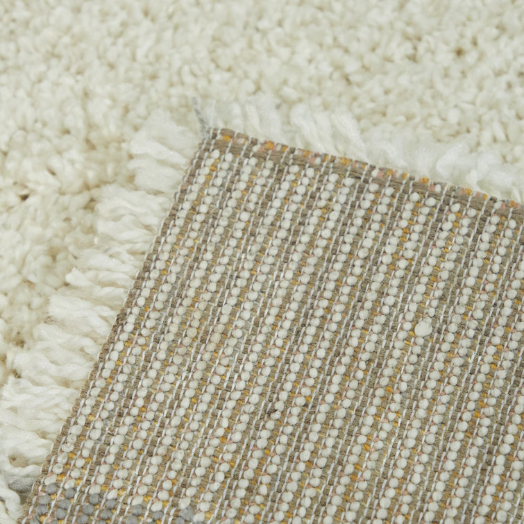 Geometric Off-White and Gray Shag Rug 4'4" x 6'
