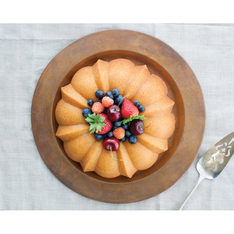 Nordic Ware Black Non-stick Aluminum Bundt Cake Pan