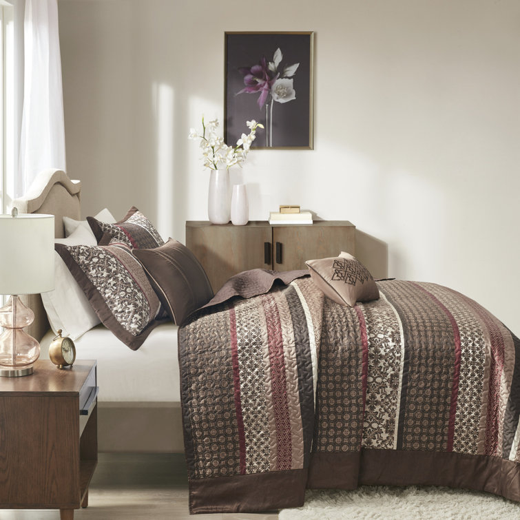 King Red and Brown Reversible Jacquard Bedspread Set