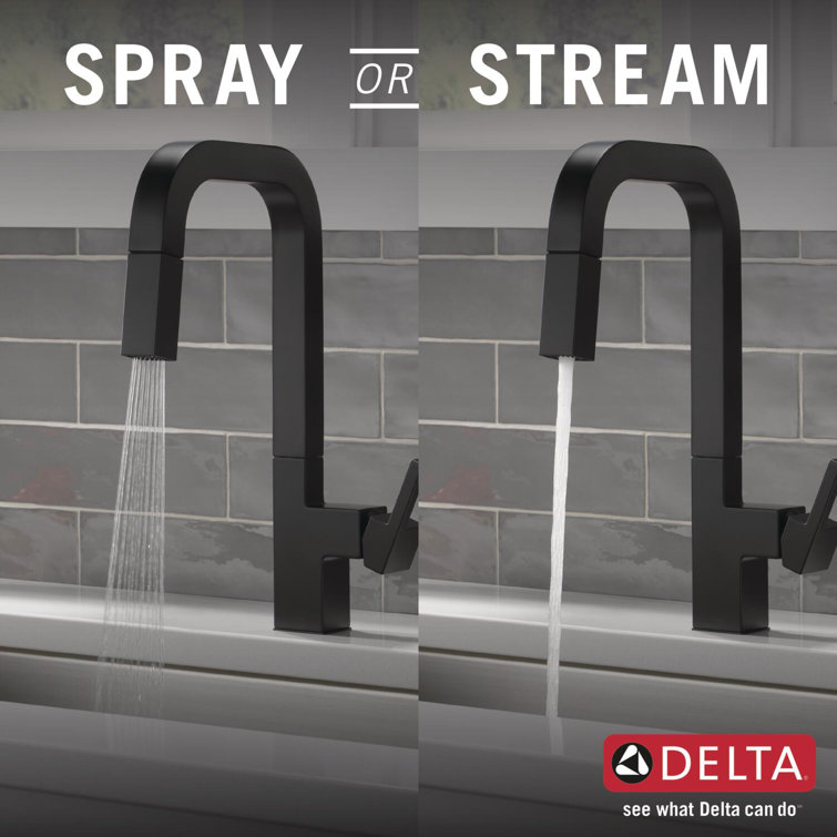 Matte Black Pull-Down Sprayer Single Handle Kitchen Faucet