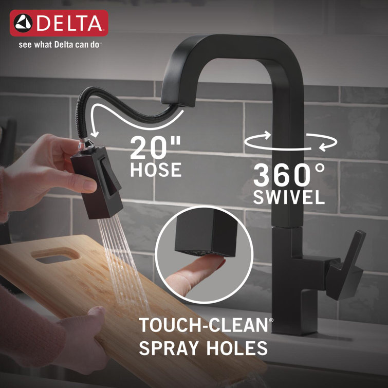 Matte Black Pull-Down Sprayer Single Handle Kitchen Faucet