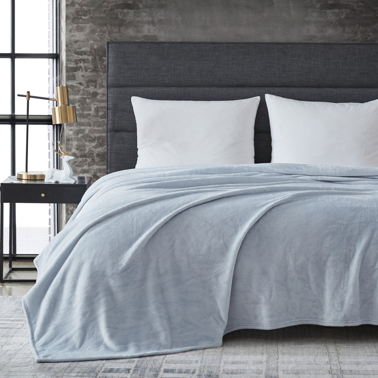Luxurious King-Size Ultra Soft Fleece Blanket in Cozy Blue