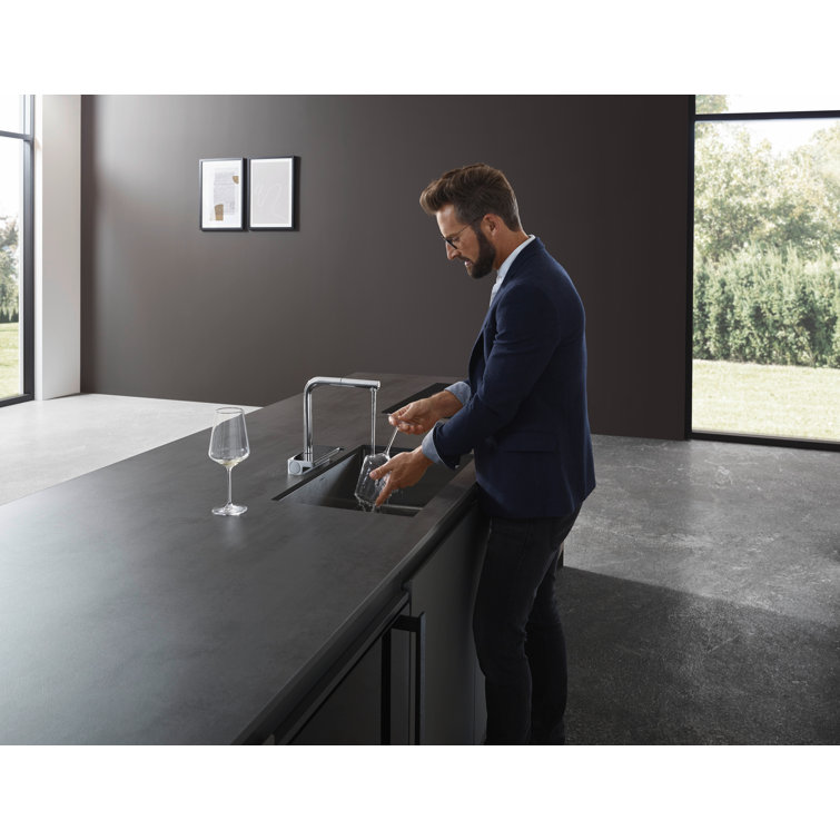 Modern Chrome Pull-Out Kitchen Faucet with Laminar and SatinFlow Spray