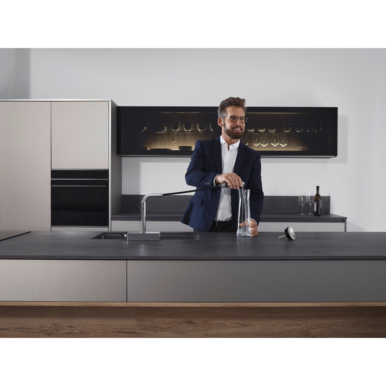Modern Chrome Pull-Out Kitchen Faucet with Laminar and SatinFlow Spray