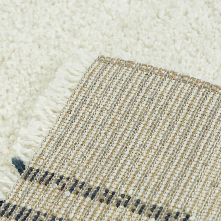 Navy Whisper 5' x 7' White & Navy Geometric Shag Rug