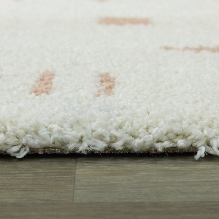 Himalayan Sherpa Cozy White/Pink Geometric Shag Rug 4' x 6'