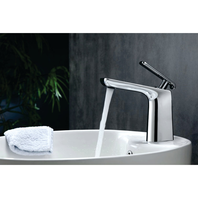 Chrome Single-Hole Single-Handle Bathroom Faucet