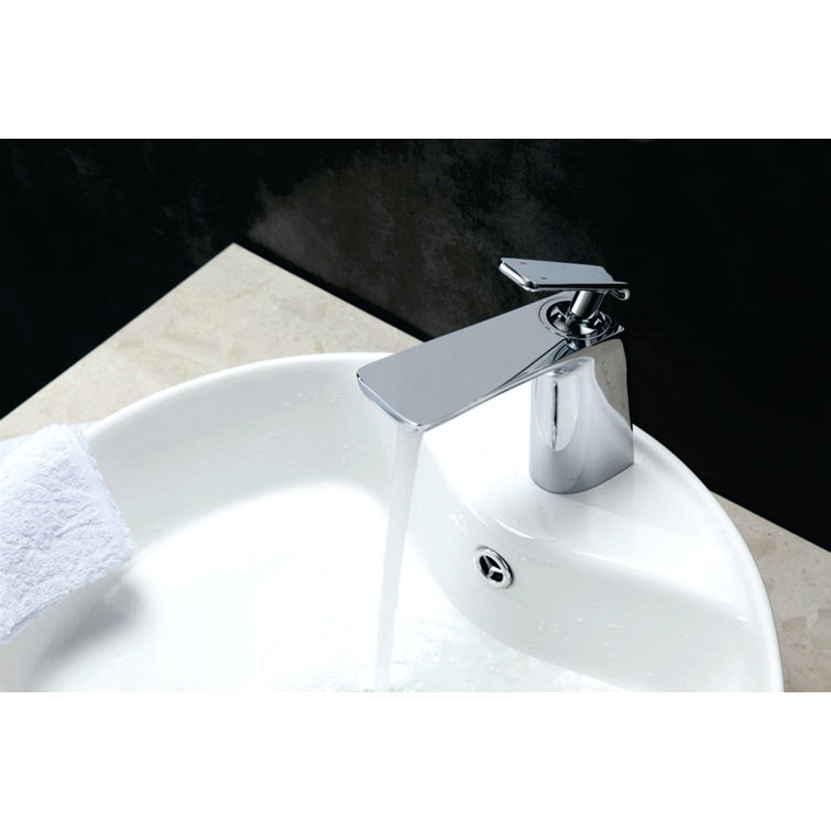 Chrome Single-Hole Single-Handle Bathroom Faucet