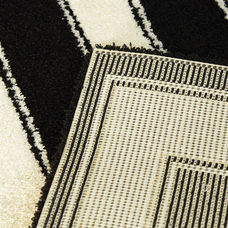 Black and White Geometric Stain-Resistant Synthetic Rug 5'3" x 7'