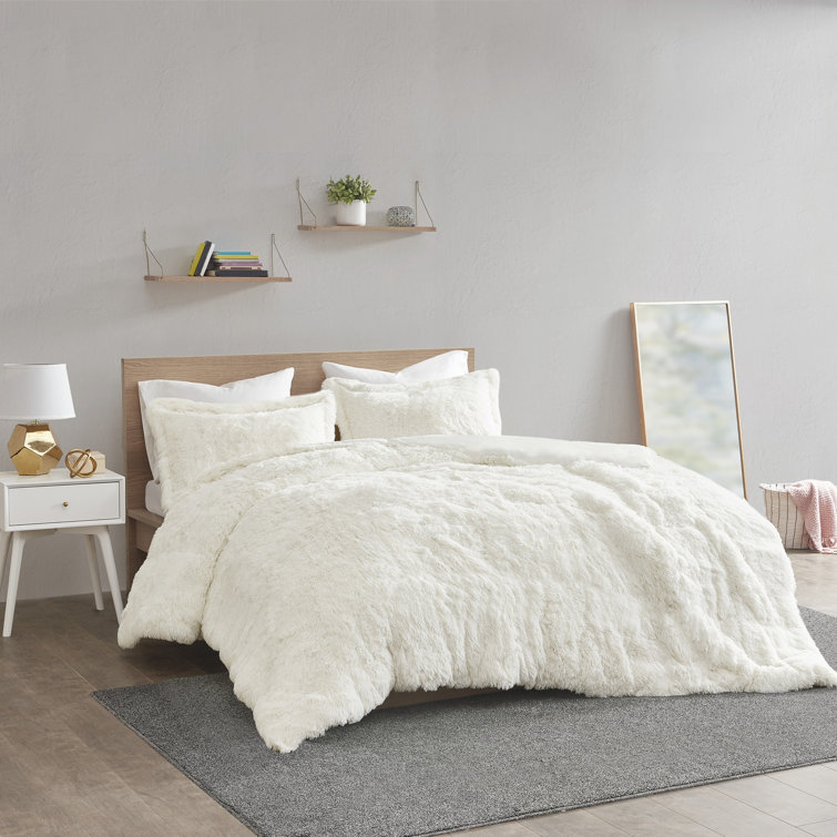 Ivory Shaggy Faux Fur Full/Queen Bedspread Cover Set