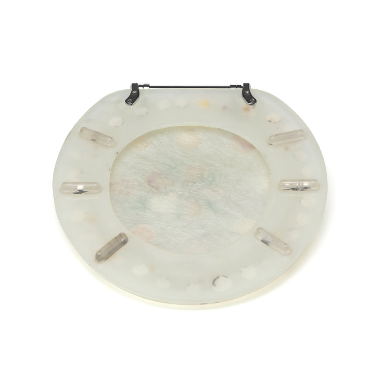 Pearl White Polyresin Round Toilet Seat with Seashell Design