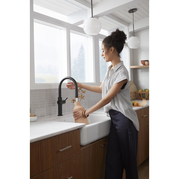 Matte Black Touchless Pull-Down Kitchen Faucet with Spray