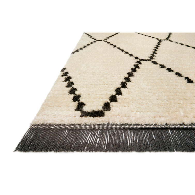 Ivory Geometric Easy-Care Synthetic Runner Rug 2'7" x 8'