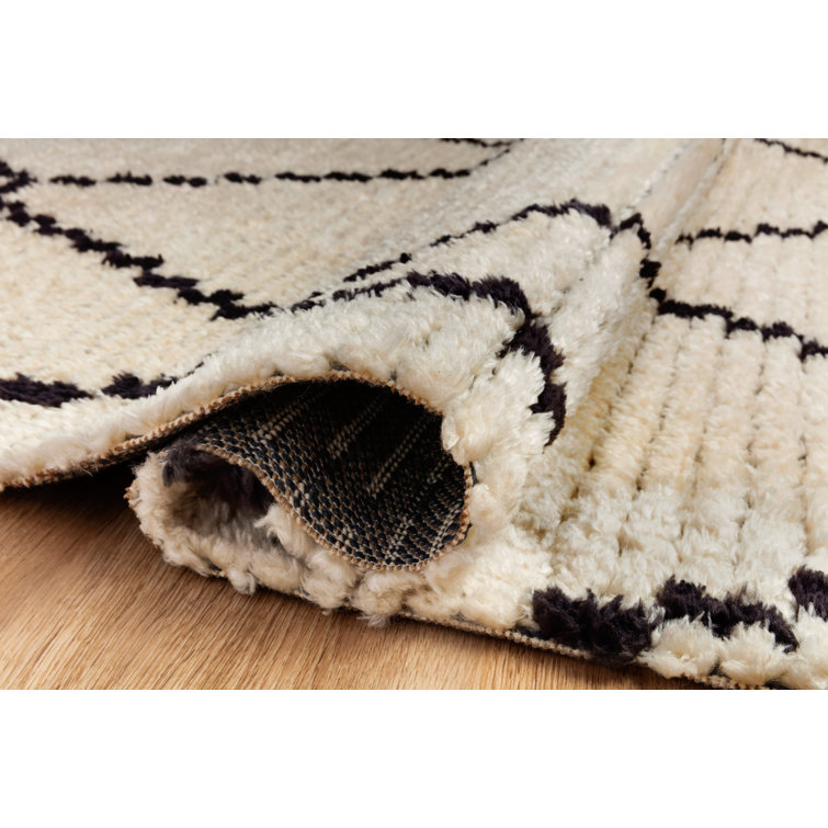 Ivory Geometric Easy-Care Synthetic Runner Rug 2'7" x 8'