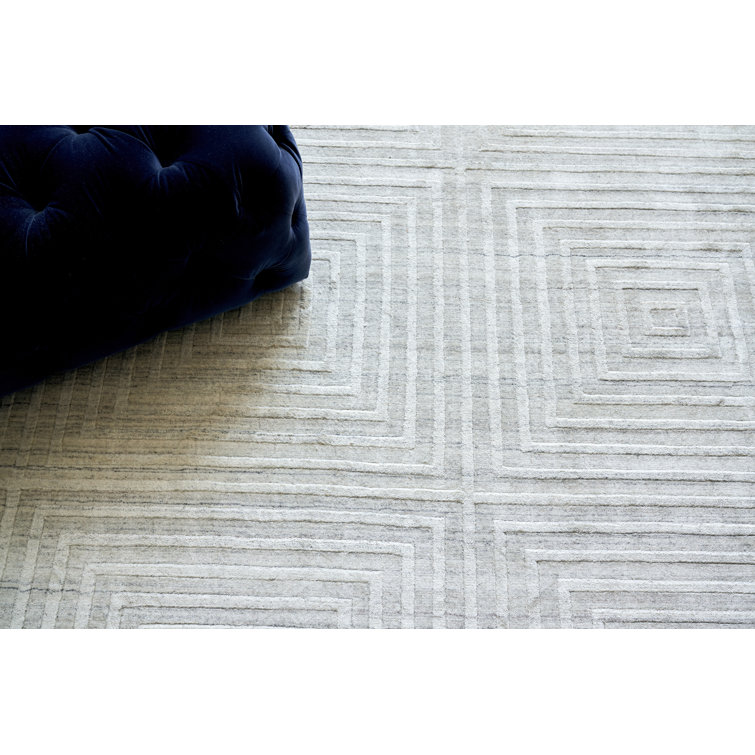 Ivory Geometric Handmade Wool and Viscose Rug, 8' x 10'