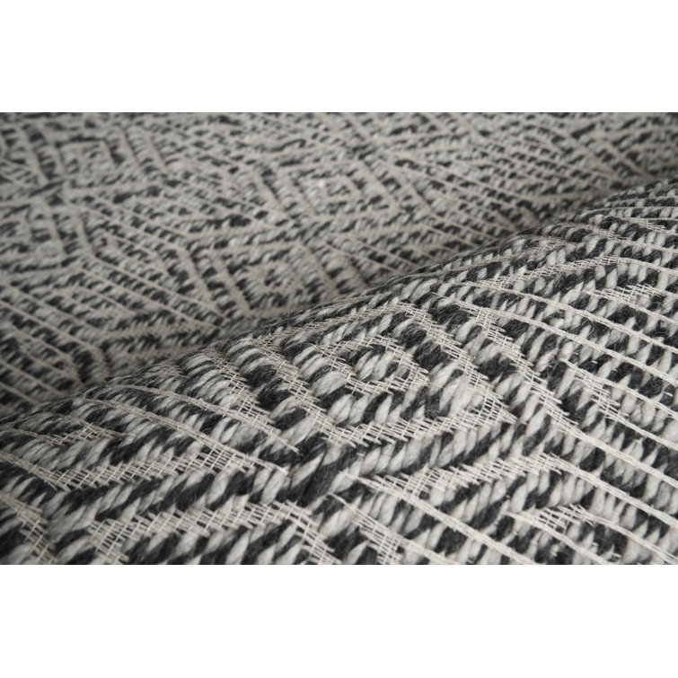 Handmade Woven Earth Wool Area Rug in Gray 6' x 9'