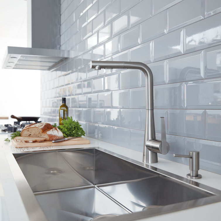 Stainless Steel Modern Pull-Out Spray Kitchen Faucet