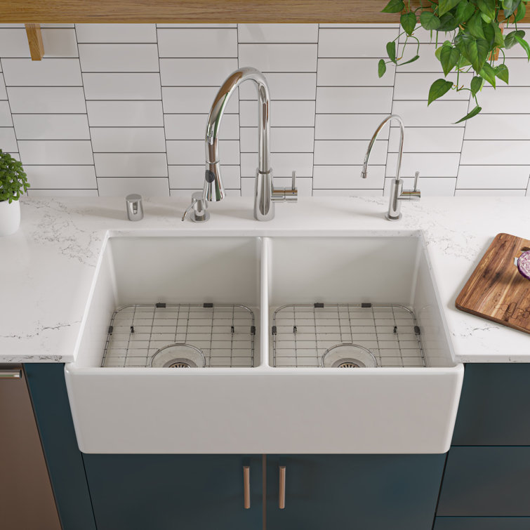 White 32.75'' Double Bowl Fireclay Farmhouse Kitchen Sink