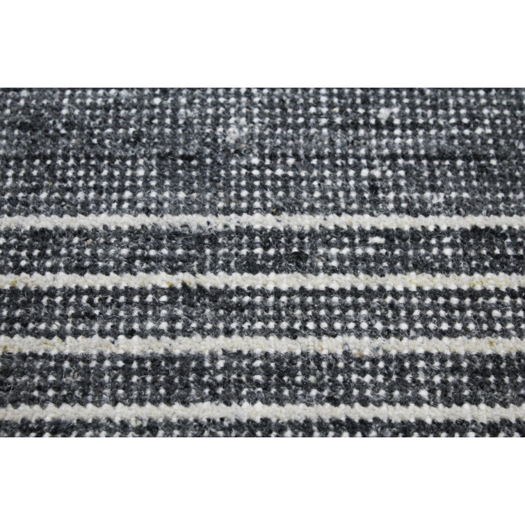 Handcrafted Black Shag Wool 5' x 8' Rectangular Rug