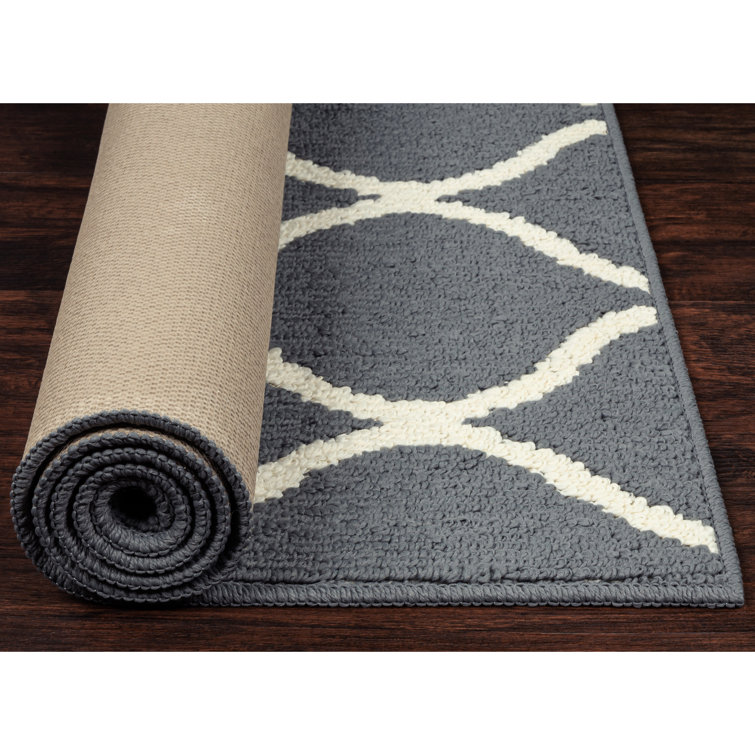 Gray and White Tufted Geometric Area Rug 5' x 7'
