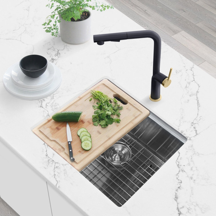 Matte Black and Gold Stainless Steel Pull-Out Spray Kitchen Faucet