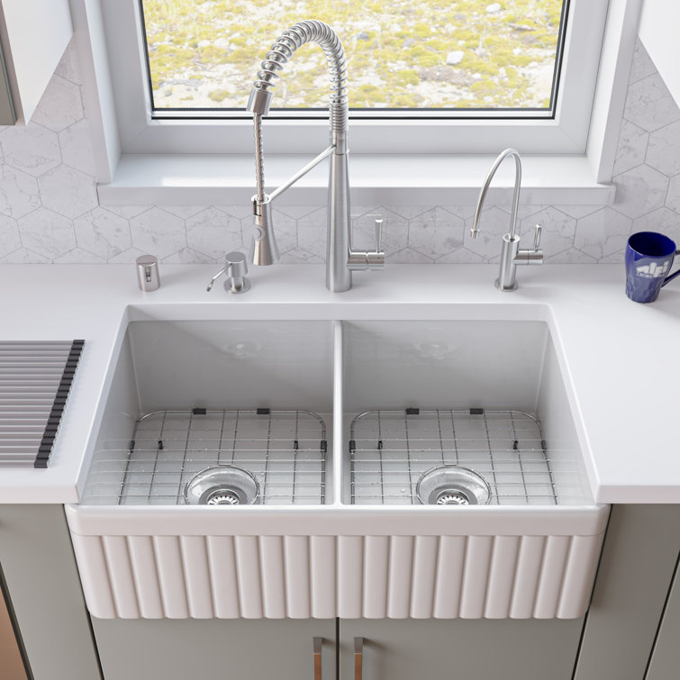 White 32.75'' Double Bowl Fluted Fireclay Farmhouse Sink