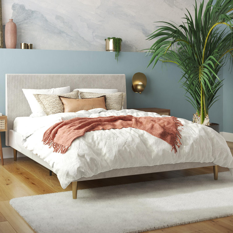 Daphne King-Sized Light Gray Velvet Upholstered Bed with Tufted Headboard