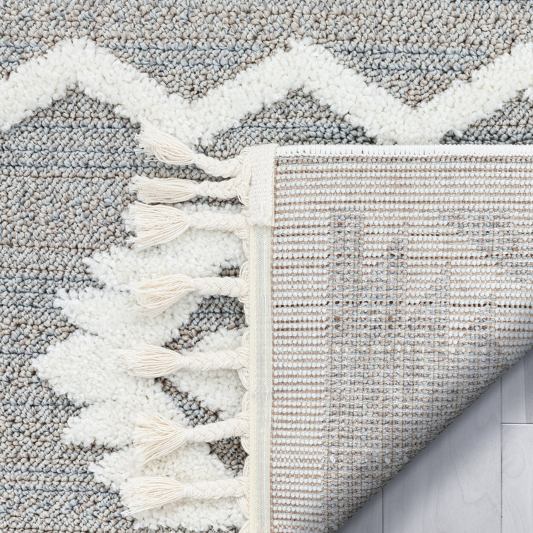 Gray and Beige 5' x 7' Moroccan Pattern Area Rug