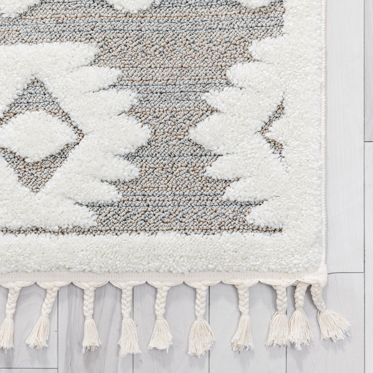 Gray and Beige 5' x 7' Moroccan Pattern Area Rug