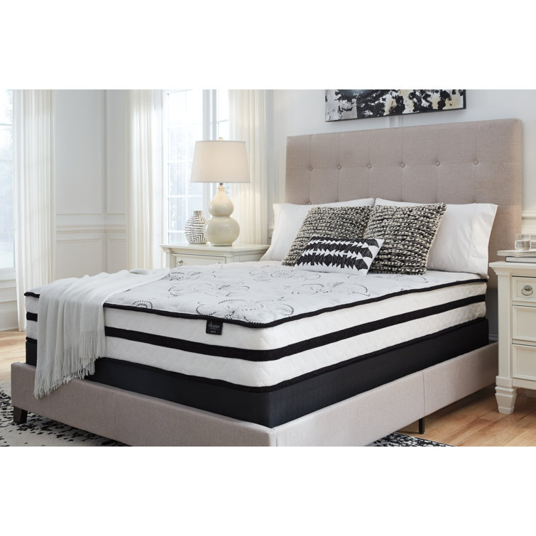 White Queen Pillowtop Gel Memory Foam Innerspring Mattress