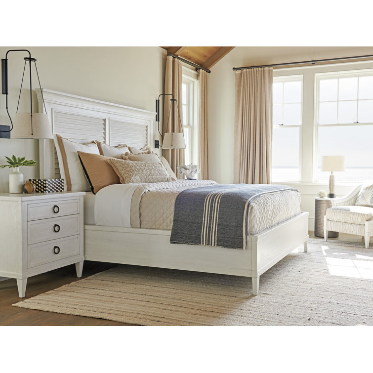 Shell White Transitional 3-Drawer Mahogany Nightstand