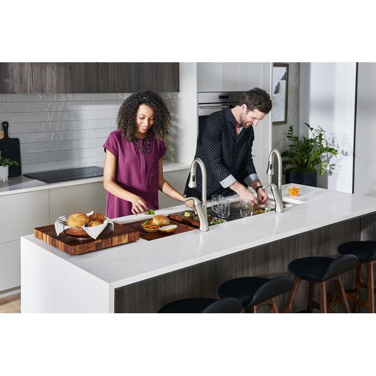 33-inch Stainless Steel Farmhouse Workstation Sink with Accessories