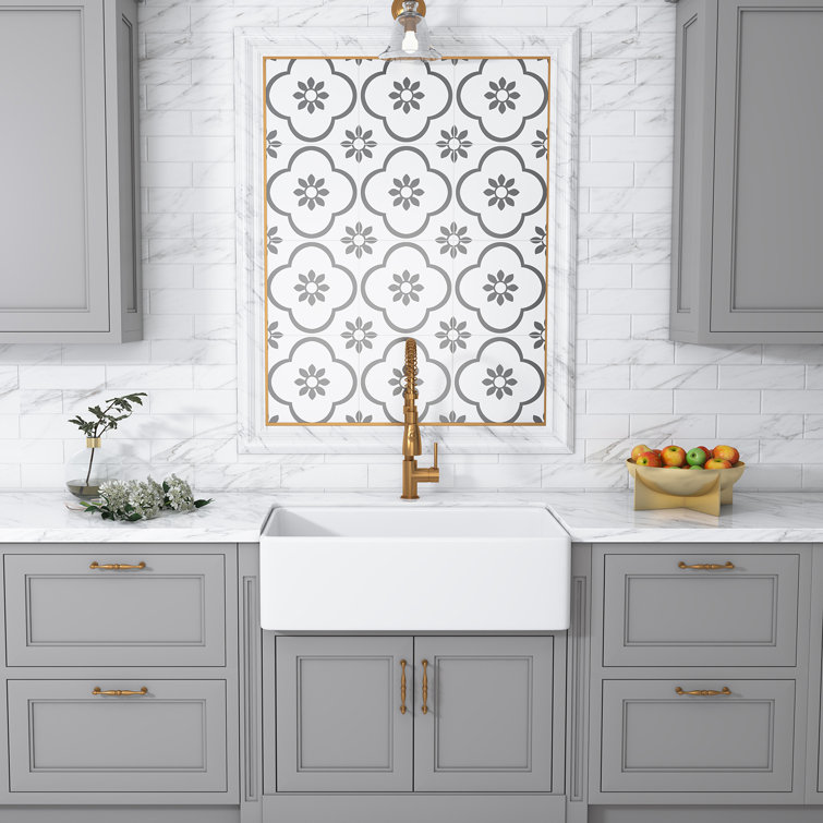 Trento 33'' White Fireclay Single Bowl Farmhouse Sink
