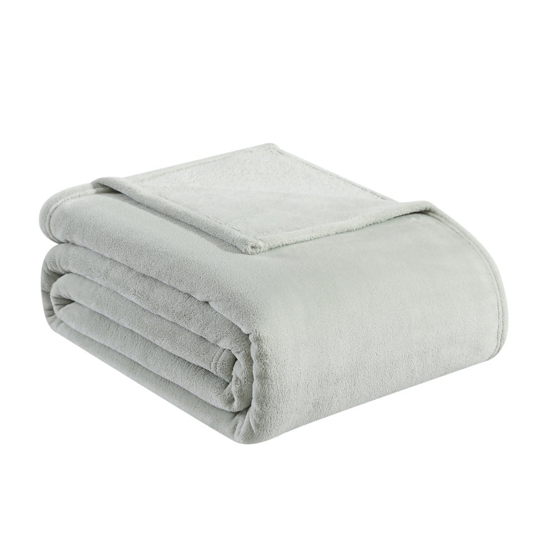 Island-Inspired White Ultra Soft Plush King Blanket