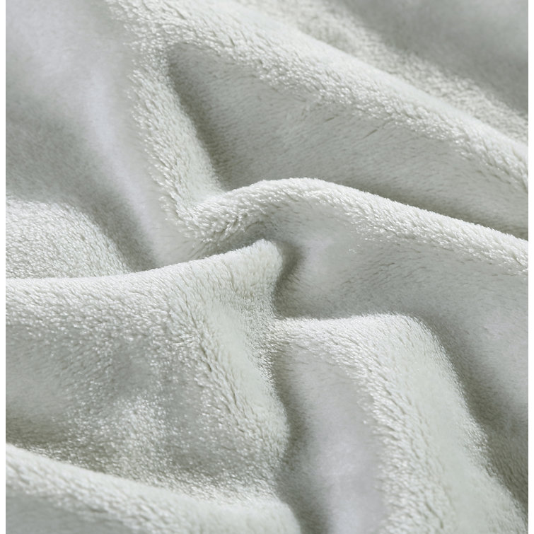 Island-Inspired White Ultra Soft Plush King Blanket