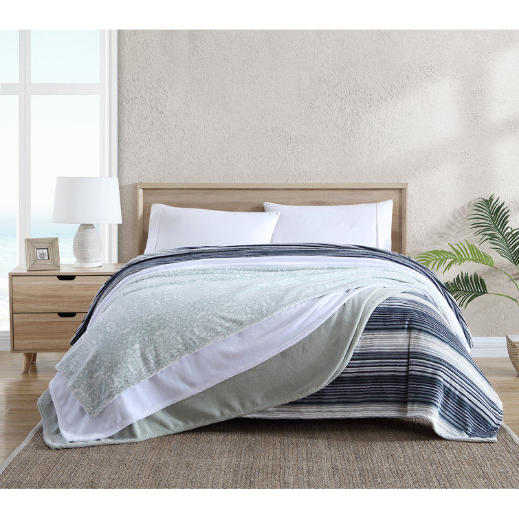Twin-Size Ultra Soft Plush Fleece Reversible White Blanket