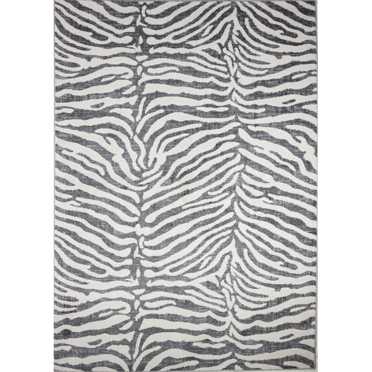 Rectangular 7'6" x 9'6" Gray Synthetic Easy-Care Stain-Resistant Rug