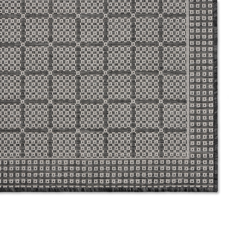 Nicole Miller Black and Gray Geometric Indoor/Outdoor Rug
