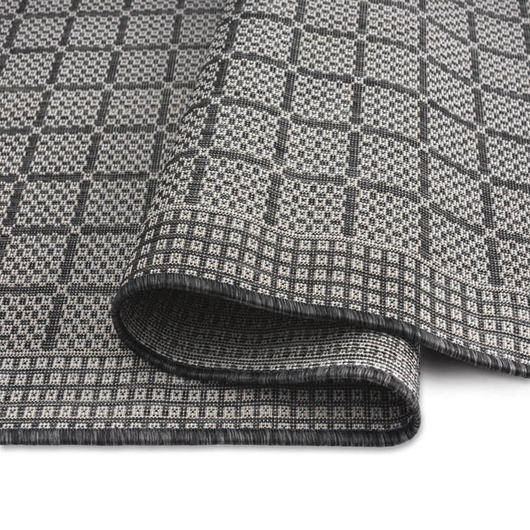 Nicole Miller Black and Gray Geometric Indoor/Outdoor Rug