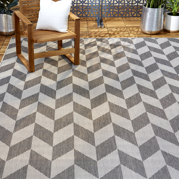 Modern Chic Geometric Black and Grey Synthetic Indoor/Outdoor Rug