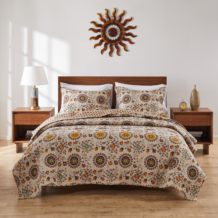 Full Brown Cotton Reversible Quilt Set with Floral Crests