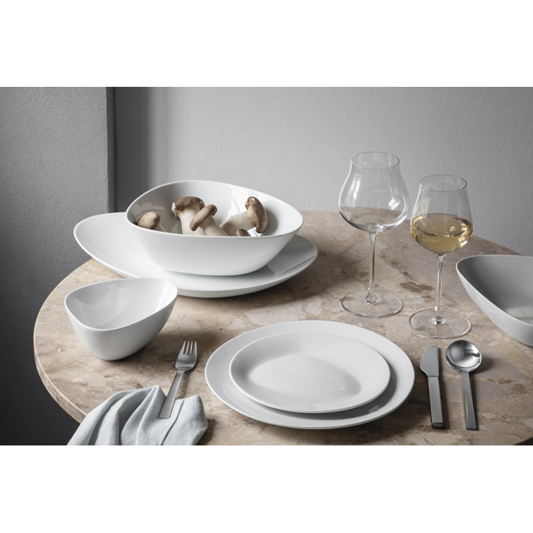 White Asymmetrical Ceramic Serving Bowl, 67.63 fl oz