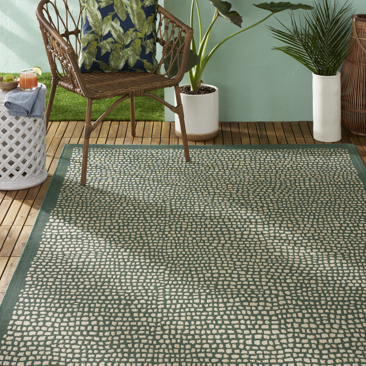 Green and Beige Synthetic Rectangular 8' x 10' Indoor/Outdoor Rug