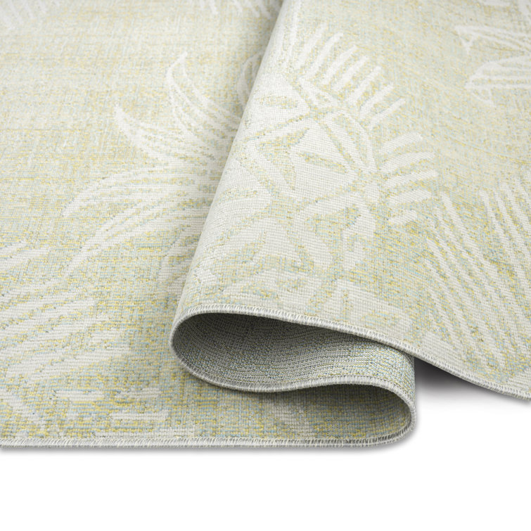 Green and Ivory 5' x 7' Synthetic Rectangular Indoor/Outdoor Area Rug