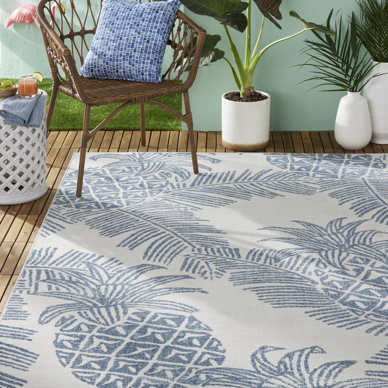 Navy and Ivory Whimsical Pineapple 8' x 10' Indoor/Outdoor Rug